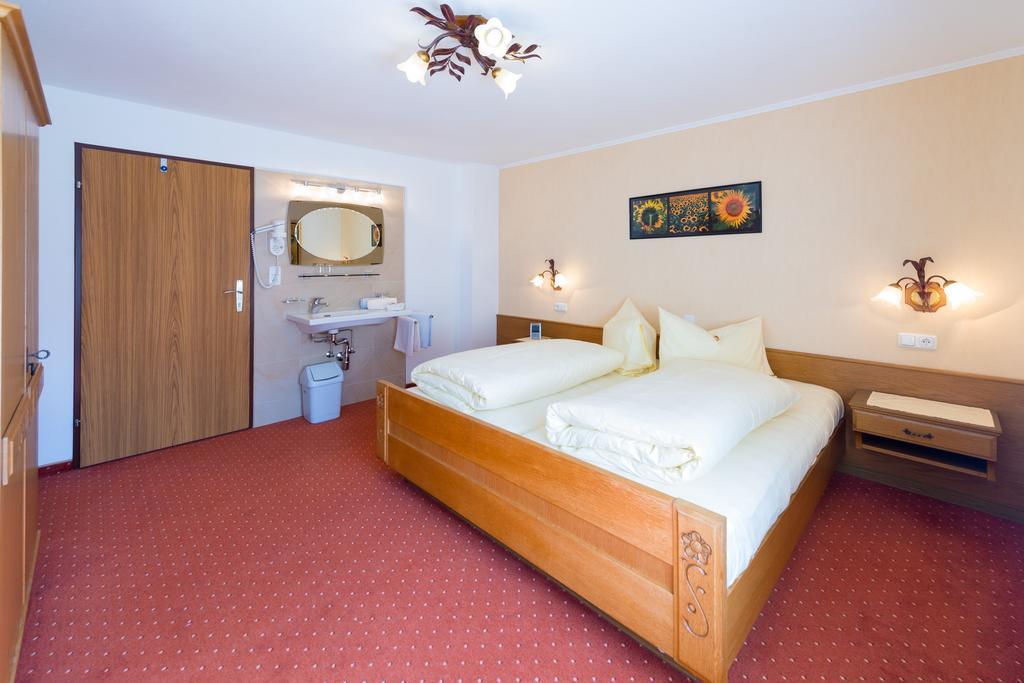 Haus Enzian Apartment Lermoos Room photo
